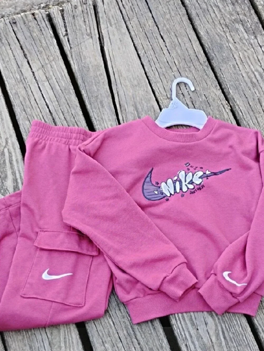 Nike Lightweight Burgundy/Pink Kids Crewneck Sweatshirt and Joggers Set - Picture 4 of 7